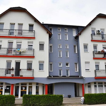 Pilikan Apartments レンティ エクステリア 写真